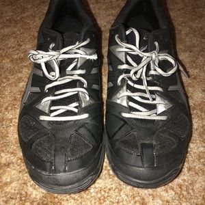 Wore them for 2 volleyball seasons in ms